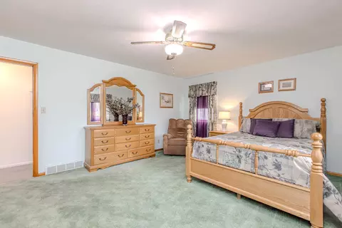 Bedroom - 1207 Russell St, Normal, IL 61761 photo 2 of 4