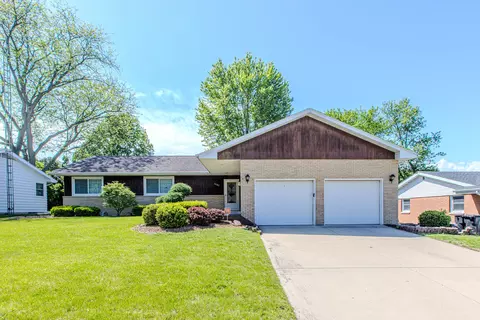 1207 Russell St, Normal, IL 61761