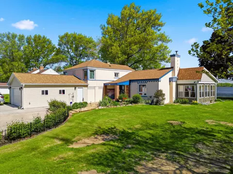 3311 Island View Dr, Rock Falls, IL 61071