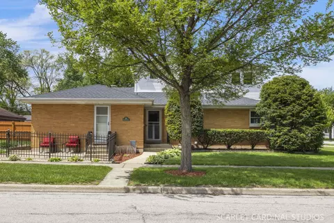 326 S Chase Ave, Lombard, IL 60148