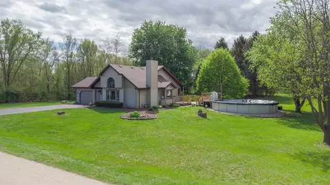 4973 E Lawnside Dr, Byron, IL 61010