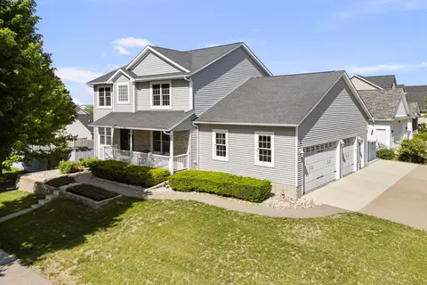 6911 Madison St, Davenport, IA 52806
