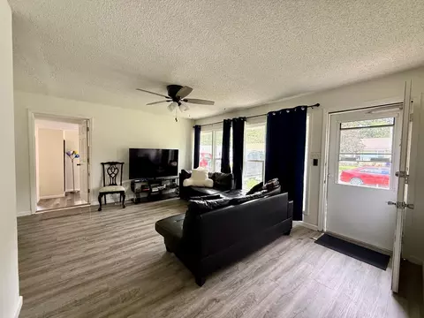 Living - 1630 Harper Dr, Rantoul, IL 61866 photo 2 of 2