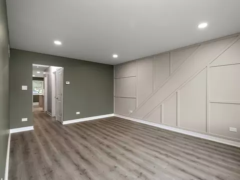 Living - 14909 Martin Luther King Jr Dr, Dolton, IL 60419 photo 2 of 4