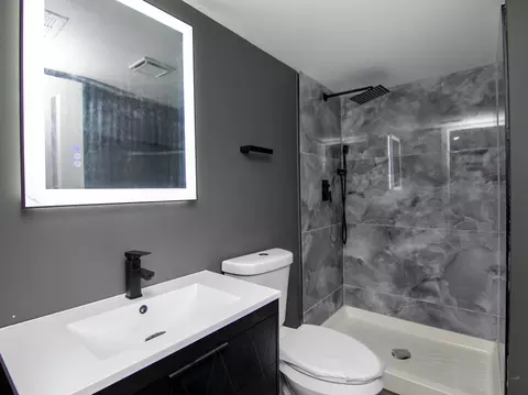 Bath - 14909 Martin Luther King Jr Dr, Dolton, IL 60419 photo 1 of 4