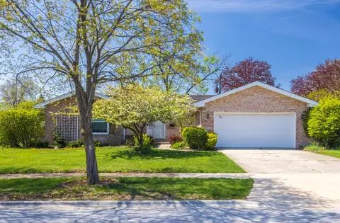 920 Macarthur Dr, Chicago Heights, IL 60411