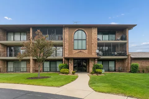 8826 W 140th St #206, Orland Park, IL 60462