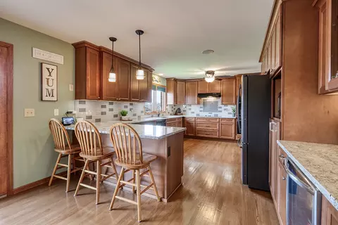 Kitchen - 19142 Brompton Ct, Mokena, IL 60448 photo 1 of 4