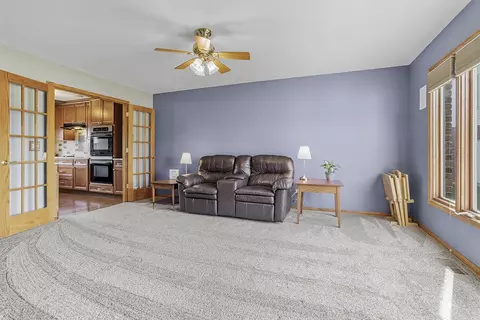 Living - 19142 Brompton Ct, Mokena, IL 60448 photo 3 of 4