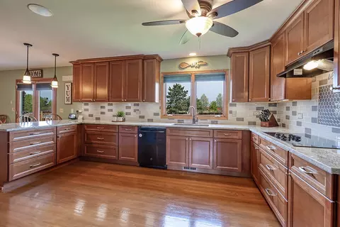 Kitchen - 19142 Brompton Ct, Mokena, IL 60448 photo 3 of 4