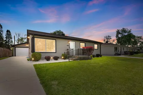 407 Bonniebrook Ave, Mundelein, IL 60060