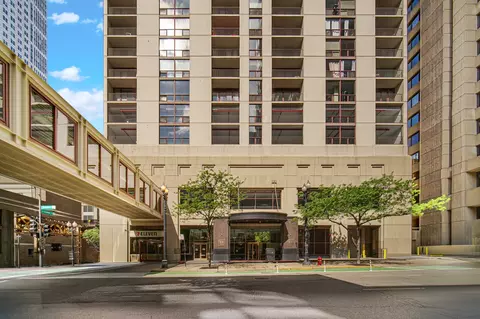 200 N Dearborn St #4208, Chicago, IL 60601