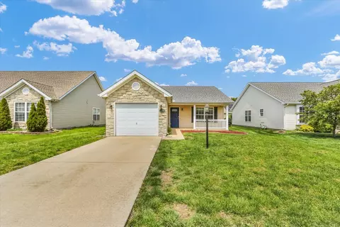 706 Corey Ln, Champaign, IL 61822
