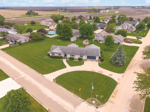 301 Scott Dr, Dwight, IL 60420