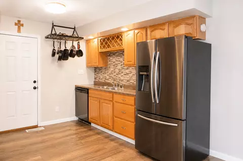 Kitchen - 2006 E 7th St, Sterling, IL 61081 photo 4 of 4