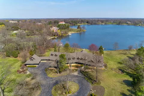 82 Hawley Woods Rd, Barrington Hills, IL 60010