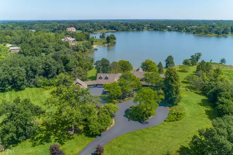 82 Hawley Woods Rd, Barrington Hills, IL 60010