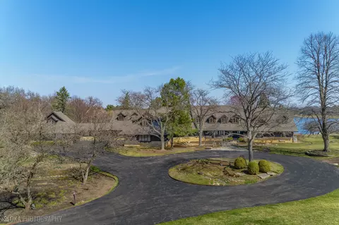 82 Hawley Woods Rd, Barrington Hills, IL 60010