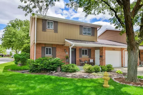 1541 Brittany Ct, Wheaton, IL 60189