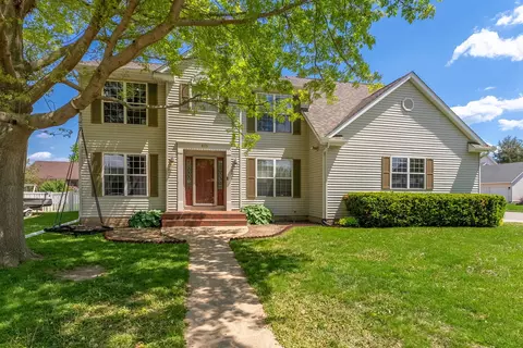 613 Conor Ct, Blue Grass, IA 52726