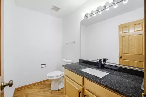 Bath - 2812 Stuart Kaplan Ct, Aurora, IL 60503 photo 3 of 6