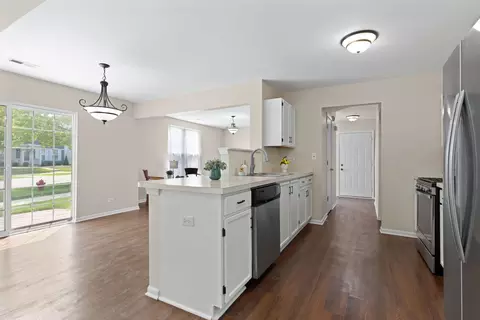 Entry Way - 1071 Symphony Dr, Aurora, IL 60504 photo 1 of 3
