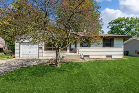 365 Harold St, Crystal Lake, IL 60014