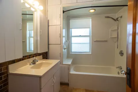 Bath - 1220 S River Rd, Des Plaines, IL 60018 photo 1 of 1