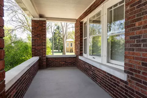 Exterior - 1220 S River Rd, Des Plaines, IL 60018 photo 2 of 6