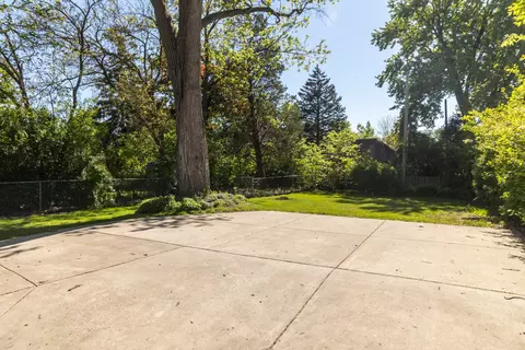 Exterior - 1220 S River Rd, Des Plaines, IL 60018 photo 6 of 6