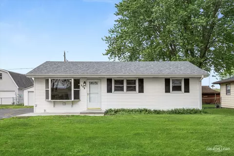 286 S Barbara Dr, Kankakee, IL 60901