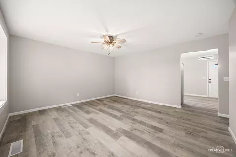 Living - 286 S Barbara Dr, Kankakee, IL 60901 photo 3 of 3