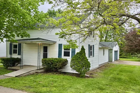 406 E North St, Danvers, IL 61732
