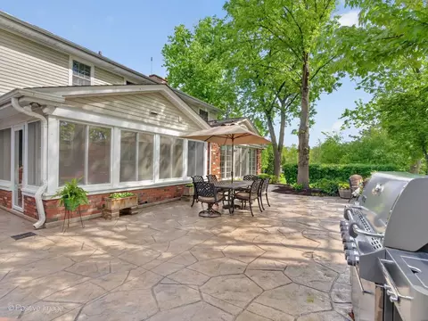138 Surrey Ln, Burr Ridge, IL 60527 photo 12