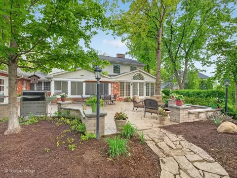 138 Surrey Ln, Burr Ridge, IL 60527 photo 11