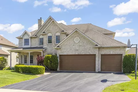 3748 Sunburst Ln, Naperville, IL 60564