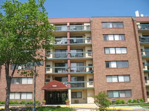1840 Huntington Blvd #607, Hoffman Estates, IL 60169