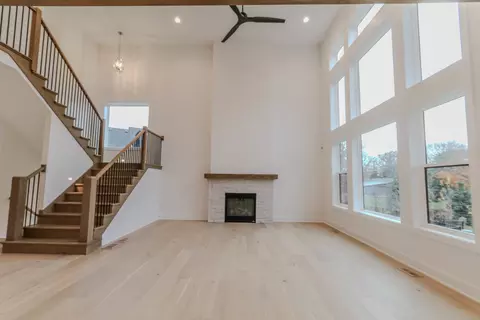 Living - 15738 Creekview Dr, Plainfield, IL 60544 photo 2 of 7