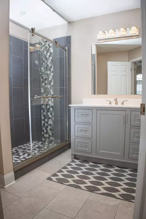 Bath - 5451 Elizabeth Pl #0, Rolling Meadows, IL 60008 photo 3 of 3
