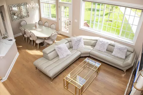 Living - 5451 Elizabeth Pl #0, Rolling Meadows, IL 60008 photo 2 of 4