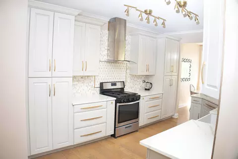 Kitchen - 5451 Elizabeth Pl #0, Rolling Meadows, IL 60008 photo 1 of 2