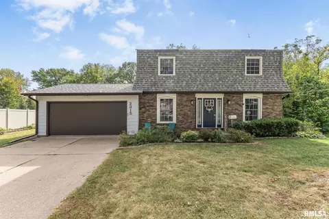 2315 Kingsway Dr, Bettendorf, IA 52722