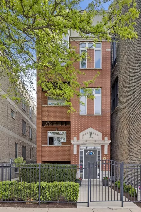2133 N Southport Ave #1, Chicago, IL 60614