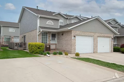 8040 Daniel Dr, Justice, IL 60458