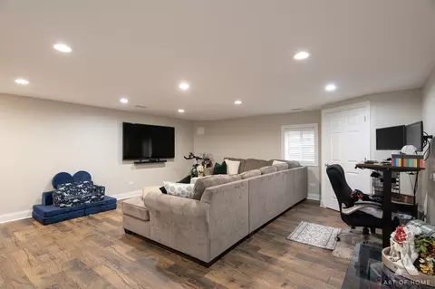 Other - 8040 Daniel Dr, Justice, IL 60458 photo 5 of 7