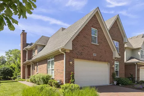 1045 Hickory Dr, Western Springs, IL 60558