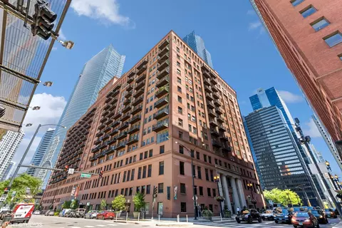 165 N Canal St #723, Chicago, IL 60606