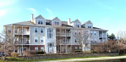 3333 Stratford Ct #3F, Lake Bluff, IL 60044