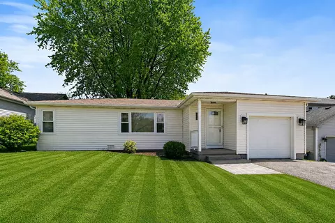 378 Council Trl, Lake In The Hills, IL 60156