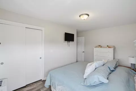 Bedroom - 215 N Yates St, Alpha, IL 61413 photo 4 of 6